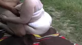 Gros seins et branlette...
