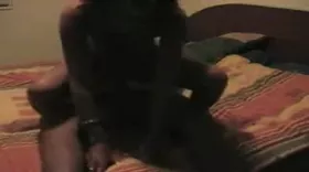 Grande fille mince a très envie de la queue de son homme