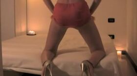 Fille tres sexy se fait prendre en levrette