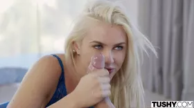 Blondasse se fait casser le cul hard