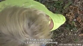Amatrice mature baise un inconnu dans la nature contre quelques billets