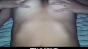 Gros seins qui bougent en vidéo