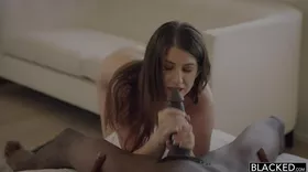 Karina White couine de se faire démonter par un black