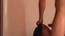Thaïlandaise fine et sexy se fait rembourrer la chatte