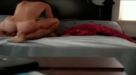 Video d'une femme et d'un homme qui font l'amour