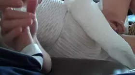 Masturbé par une femme mature