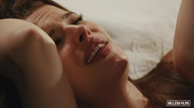 Jillian Janson se fait baiser par un noir, elle suce sa bite et se fait pomper