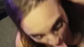 Il a ruiné mon maquillage avec sa grosse bite.