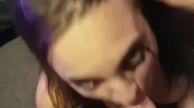 Il a ruiné mon maquillage avec sa grosse bite.