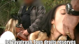 Glory Zavatrash et une blonde masquée pompent des inconnus en bord de route
