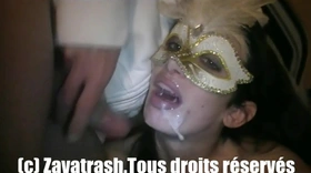 Glory Zavatrash masquée vide des queues en van jusqu'au sperme en bouche