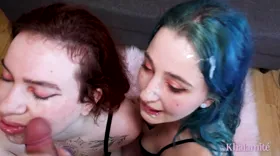 Khalamité pompe en duo avec une rousse tatouée et prend le foutre au visage