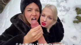 Ava Moore suce un mec dans la neige avec une blonde puis partage son jus