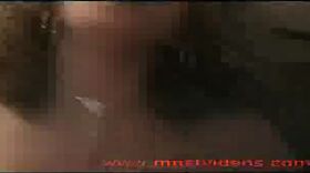 Video X avec une coquine qui simule son plaisir